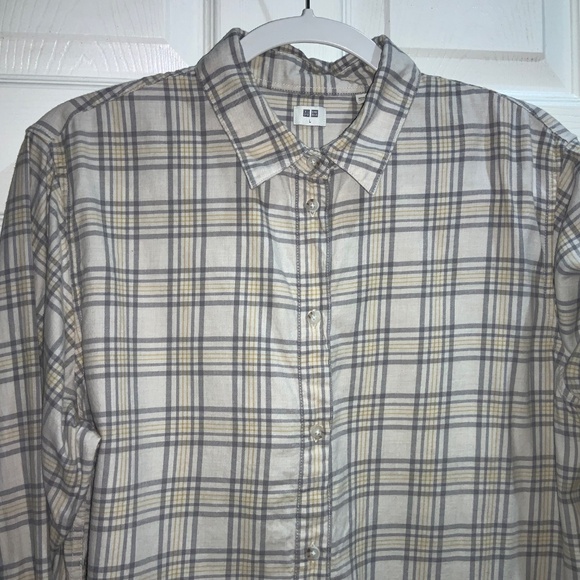 Uniqlo womens  lightweight plaid flannel button front shirt Sz L cotton - Picture 3 of 9
